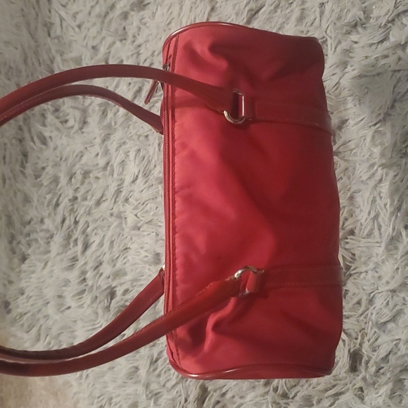 Red Prada purse - Picture 6 of 13